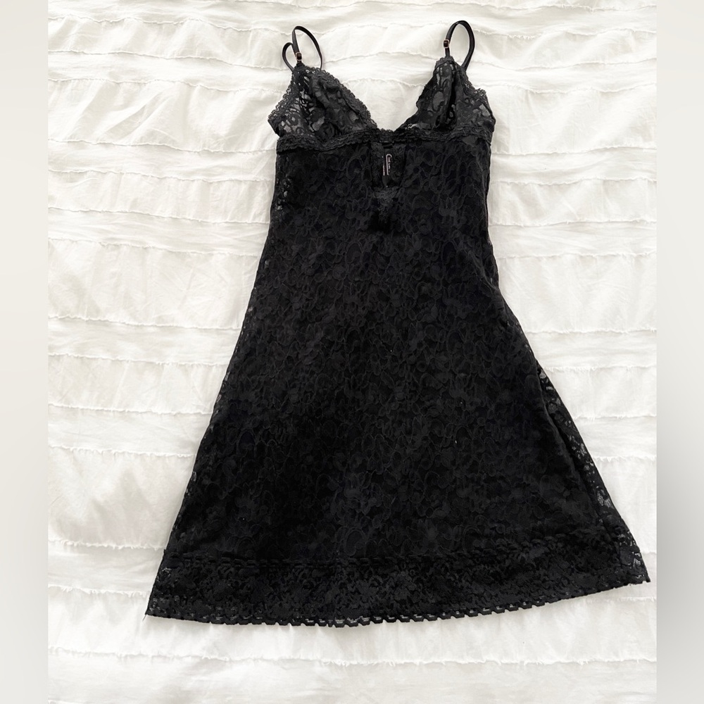 Victoria’s Secret “The Lacie” Black Keyhole Slip Lingerie Chemise Gown Nightie S